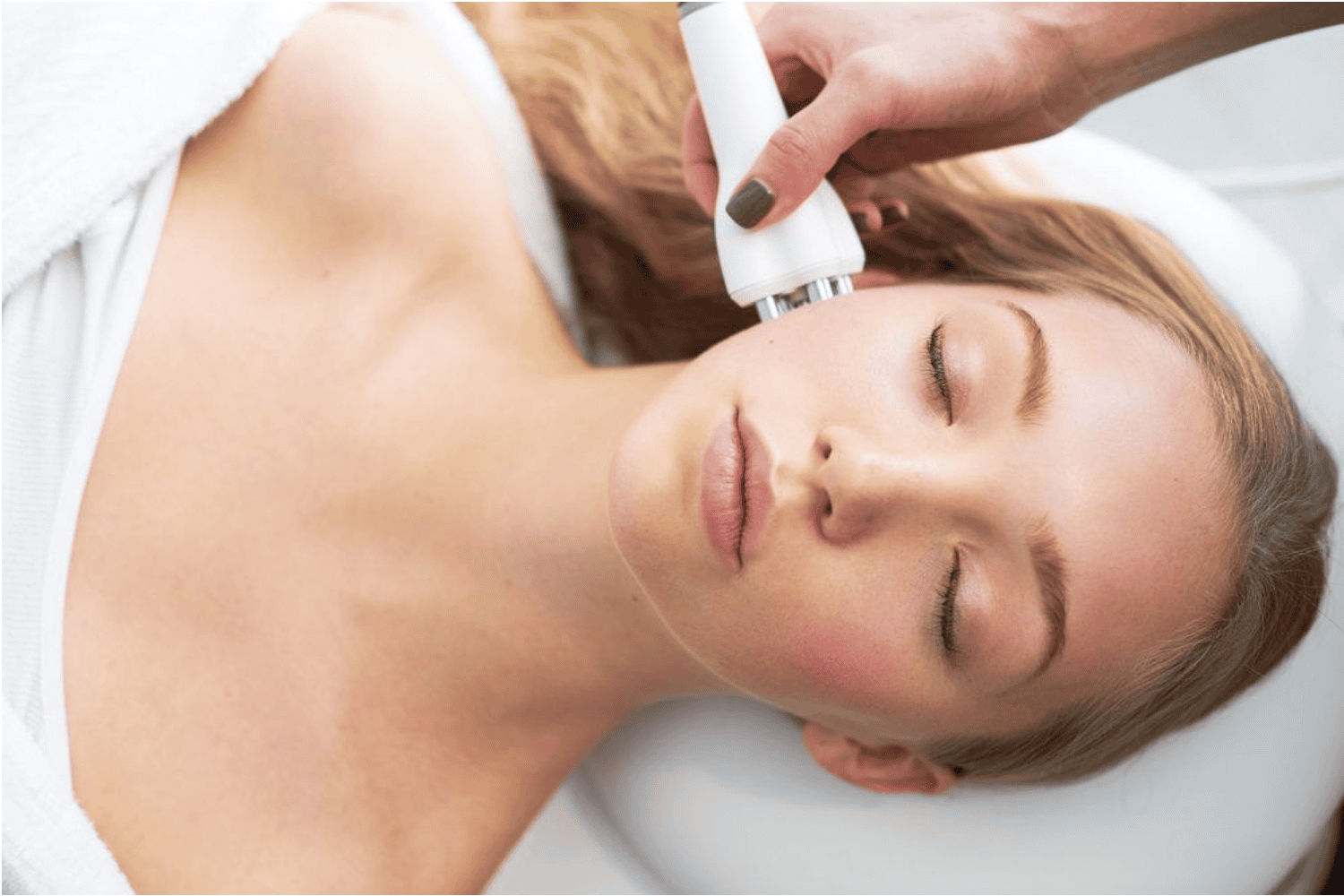 Arcfeszesítés műtétek nélkül – Fedezd fel a Venus Legacy-t